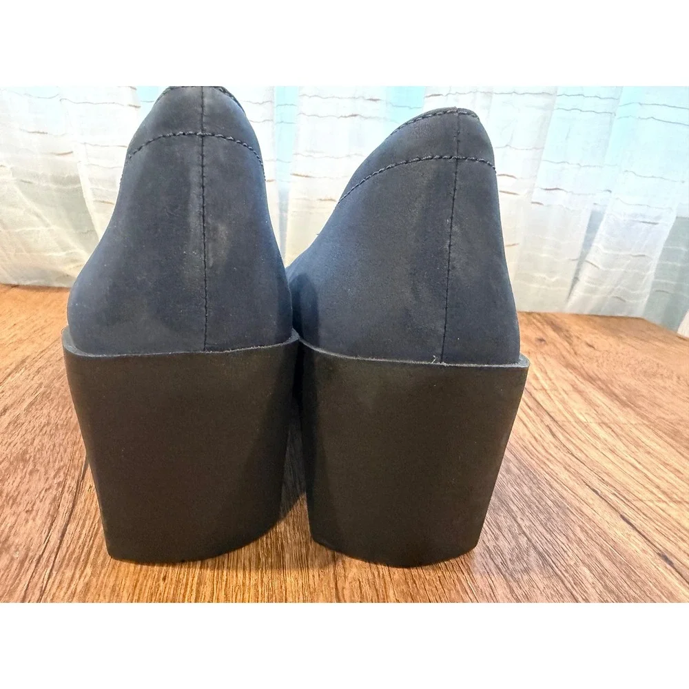 Vionic Navy Blue Wedge Flats
